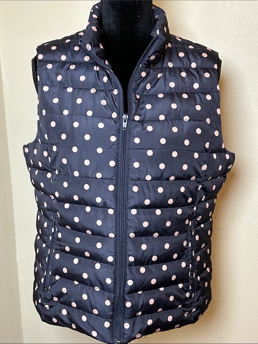 ColeBrook Polka Dot Quilted Puffer Vest - Navy with Blush Dots Sz L